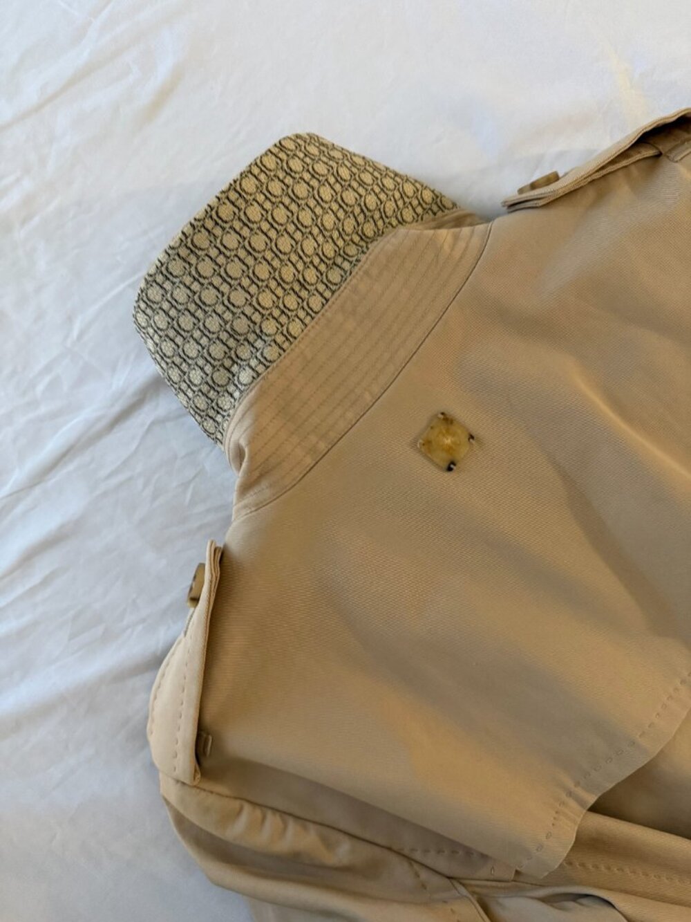 Carolina Herrera Women’s Trench Coat – Size S - Picture 3 of 5